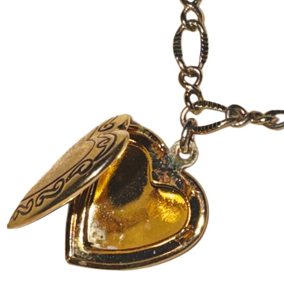 VTG - 90s Betsey Johnson - Hearts and Lockets Gold Tone Necklace - Picture 5 of 13